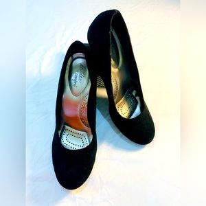 Dexflex Comfort Women’s Slip on Heeled Wedges